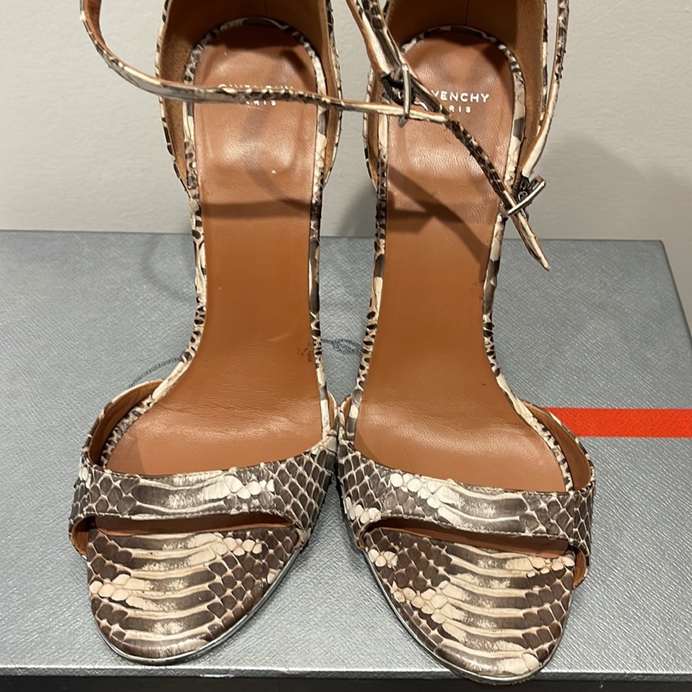 Givenchy Python Heels 38 - Picture 2 of 4